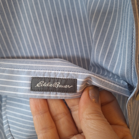 Eddie Bauer Legend Wash Classic Pinstriped Button Down Shirt Size M - Picture 5 of 8